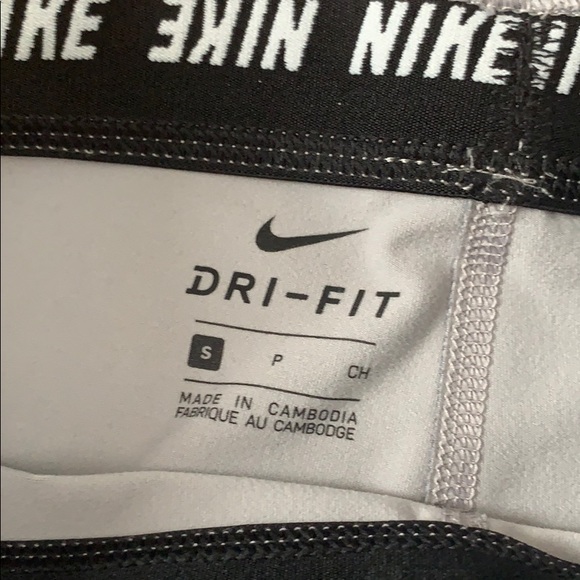 Nike leggings - Picture 2 of 3